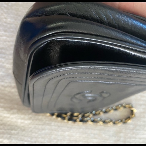 Chanel Vintage Lambskin Stitched CC Logo Small Crossbody Chain Flap Bag - Picture 15 of 17